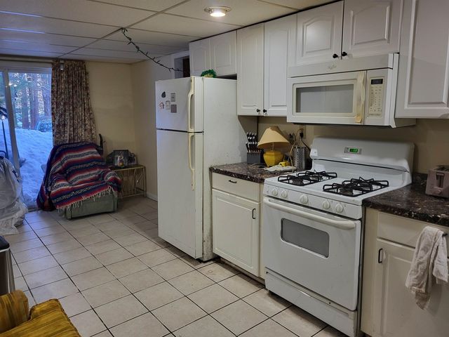 1583 River Road, Weare, NH 03281