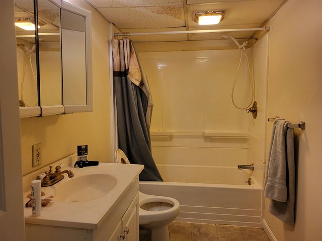 1583 River Road, Weare, NH 03281