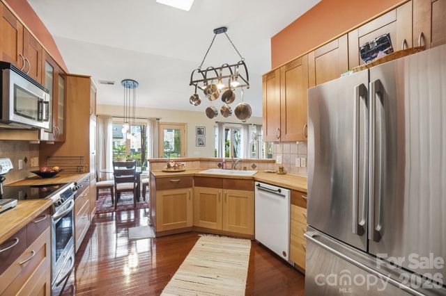 4027 Lannier Falls Lane, Charlotte, NC 28270