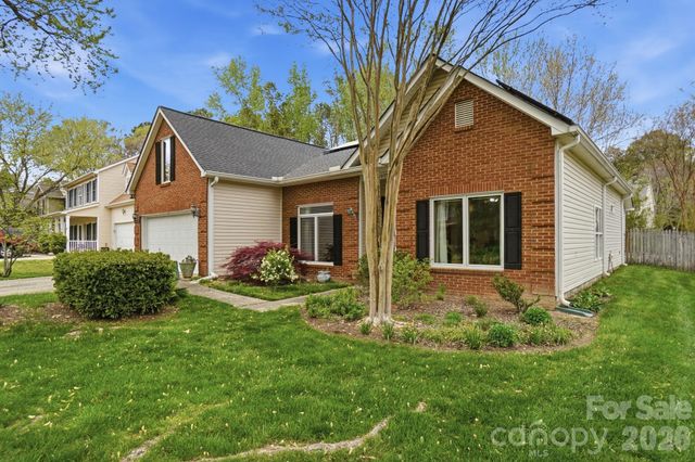 4027 Lannier Falls Lane, Charlotte, NC 28270