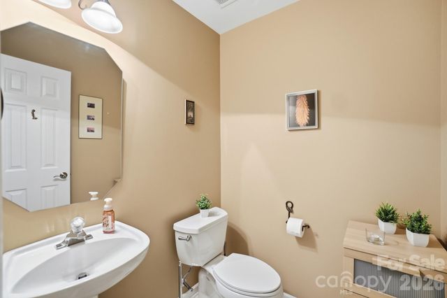 4027 Lannier Falls Lane, Charlotte, NC 28270