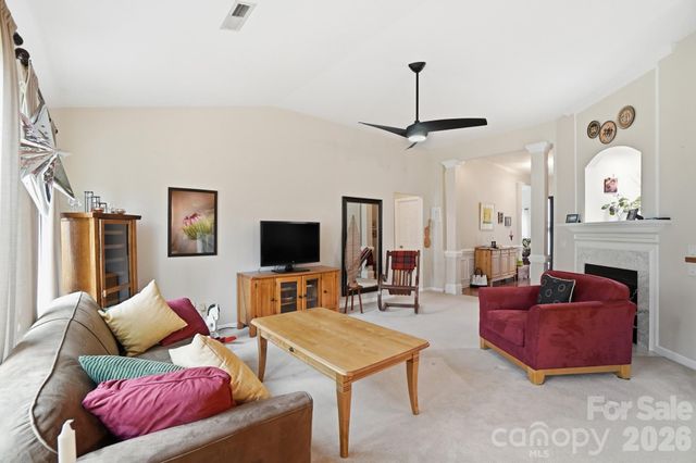 4027 Lannier Falls Lane, Charlotte, NC 28270