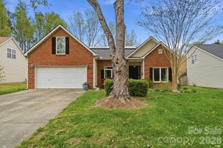 4027 Lannier Falls Lane, Charlotte, NC 28270