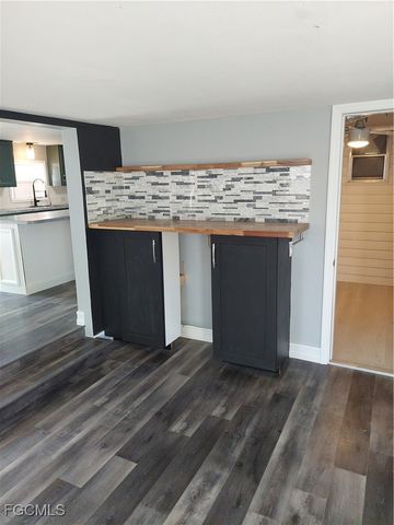 7580 McDaniel DR, North Fort Myers, FL 33917