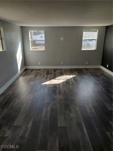 7580 McDaniel DR, North Fort Myers, FL 33917