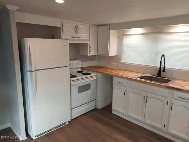 7580 McDaniel DR, North Fort Myers, FL 33917