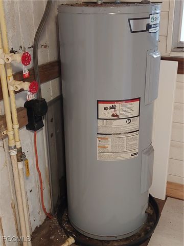 7580 McDaniel DR, North Fort Myers, FL 33917