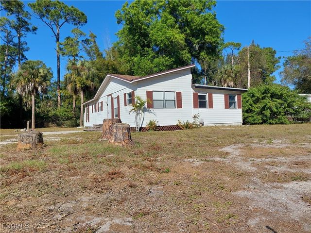 7580 McDaniel DR, North Fort Myers, FL 33917