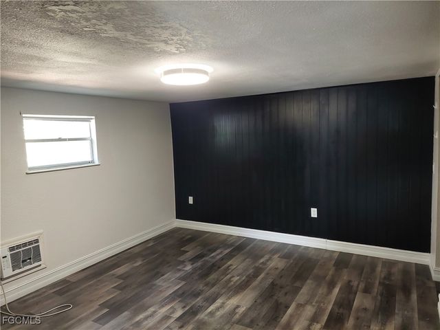 7580 McDaniel DR, North Fort Myers, FL 33917