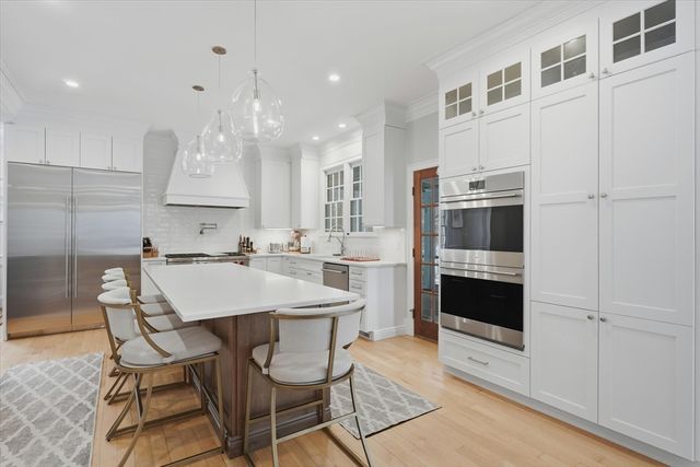 4 Knights Ct, Newbury, MA 01951