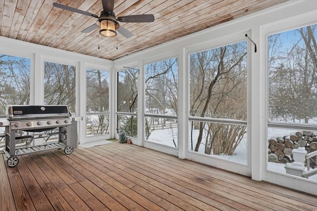 4 Knights Ct, Newbury, MA 01951