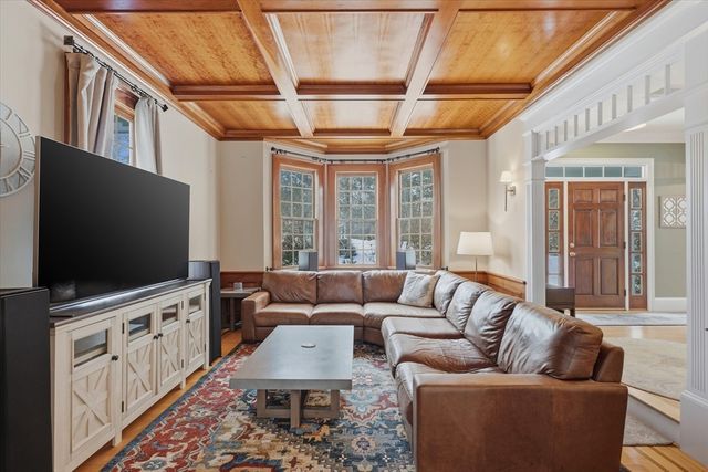 4 Knights Ct, Newbury, MA 01951