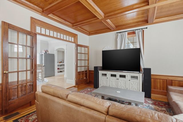 4 Knights Ct, Newbury, MA 01951