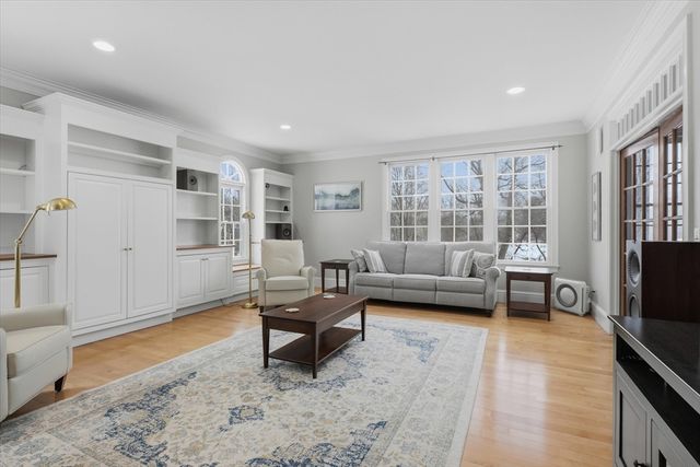 4 Knights Ct, Newbury, MA 01951