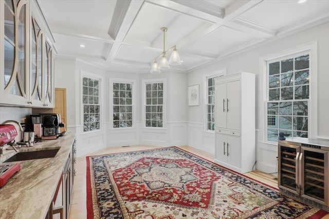 4 Knights Ct, Newbury, MA 01951