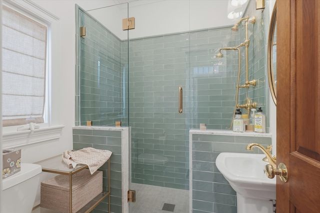 4 Knights Ct, Newbury, MA 01951