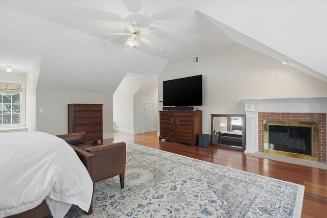 4 Knights Ct, Newbury, MA 01951