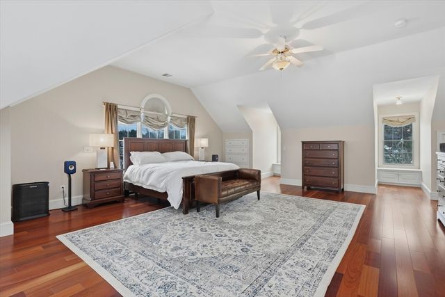 4 Knights Ct, Newbury, MA 01951