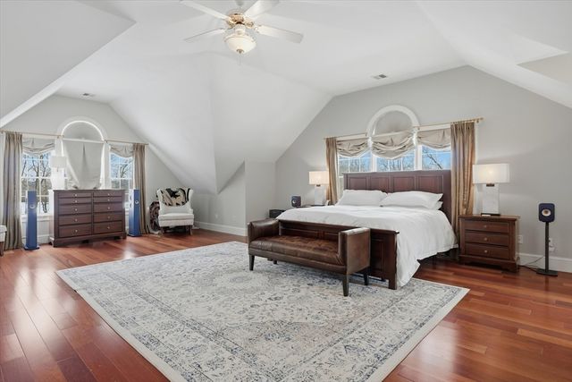 4 Knights Ct, Newbury, MA 01951