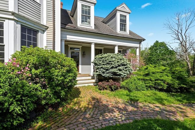 4 Knights Ct, Newbury, MA 01951