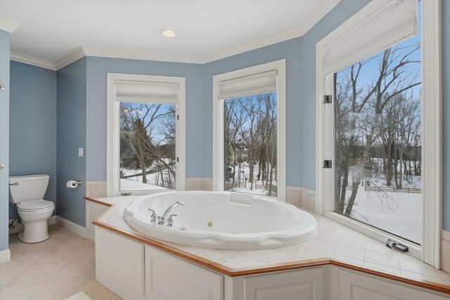 4 Knights Ct, Newbury, MA 01951