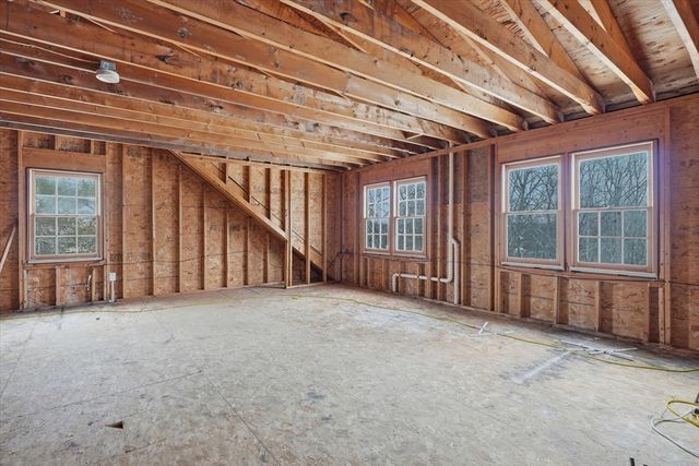 4 Knights Ct, Newbury, MA 01951