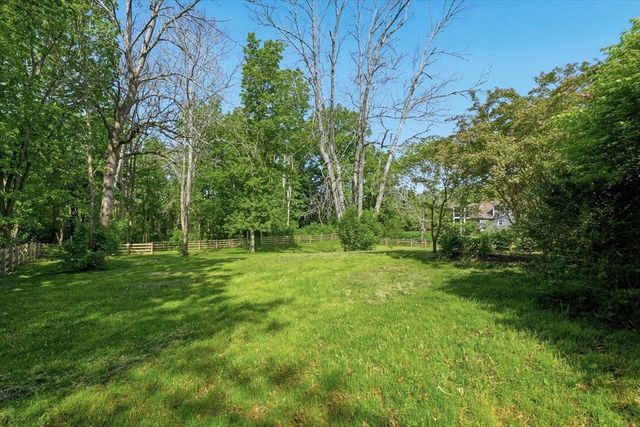 4 Knights Ct, Newbury, MA 01951