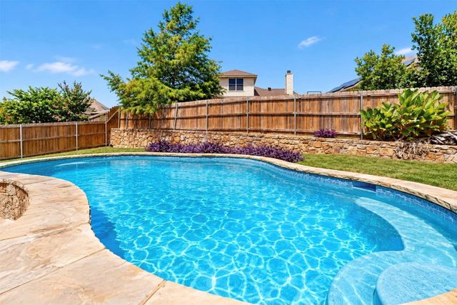 839 Evergreen Lane, Burleson, TX 76028