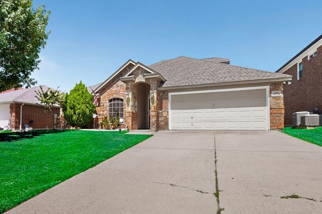 839 Evergreen Lane, Burleson, TX 76028
