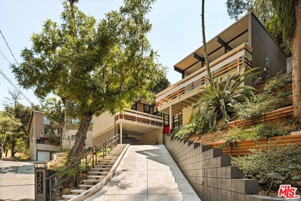 3905 Pacheco Drive, Sherman Oaks, CA 91403 — photo 2