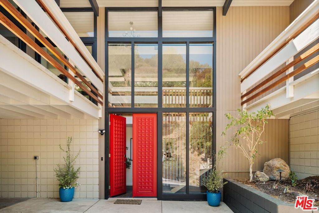 3905 Pacheco Drive, Sherman Oaks, CA 91403 — photo 3