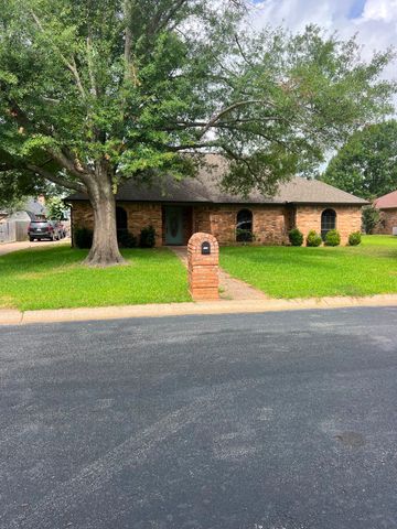 610 Pecos Street, Chandler, TX 75758