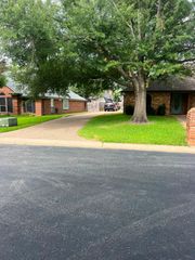 610 Pecos Street, Chandler, TX 75758