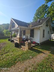 8102 Main Street, Pound, VA 24279