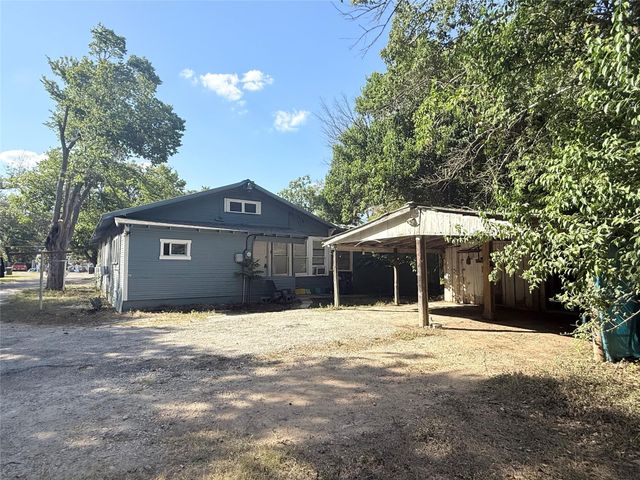 126 Smith LN E, San Marcos, TX 78666