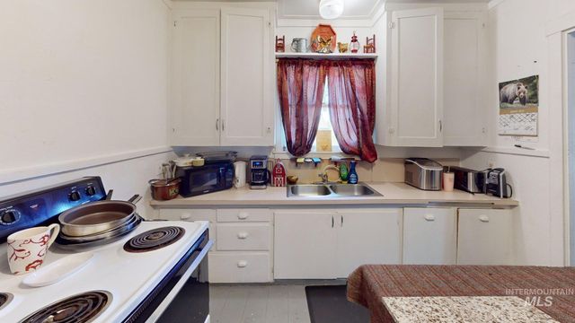 390 S E Street, Grangeville, ID 83530