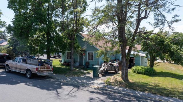 390 S E Street, Grangeville, ID 83530