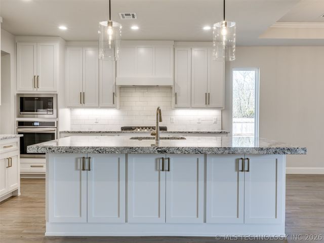 17827 S 48th East Avenue, Bixby, OK 74008