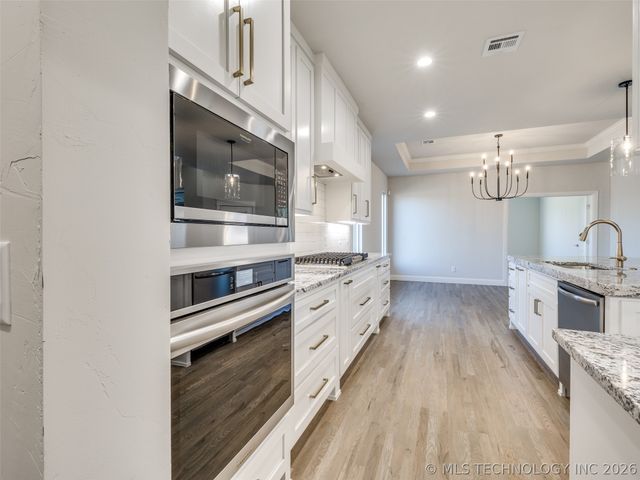 17827 S 48th East Avenue, Bixby, OK 74008