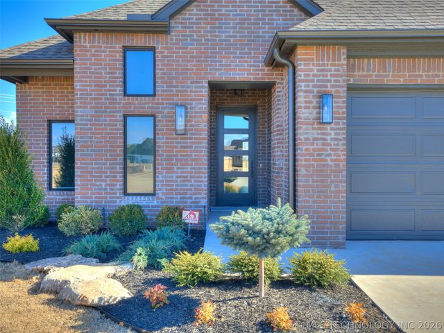 17827 S 48th East Avenue, Bixby, OK 74008