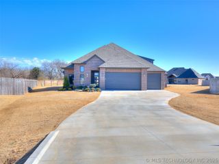 17827 S 48th East Avenue, Bixby, OK 74008