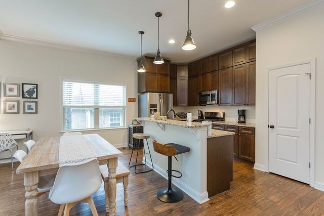 2016 14th Ave, N, Nashville, TN 37208