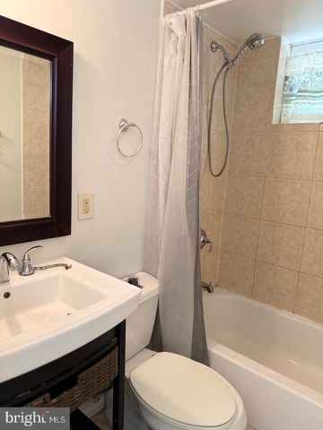 2421 RAMBLEWOOD DR, District Heights, MD 20747
