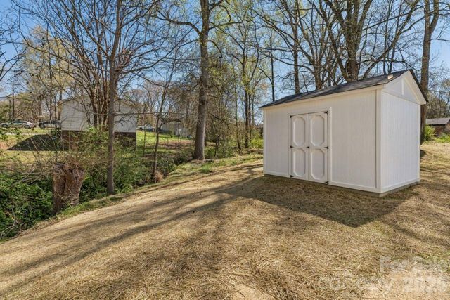 420 N 9th Street, Bessemer City, NC 28016