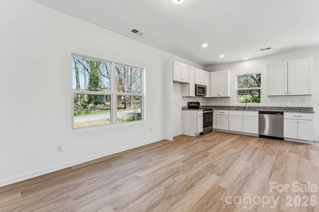 420 N 9th Street, Bessemer City, NC 28016