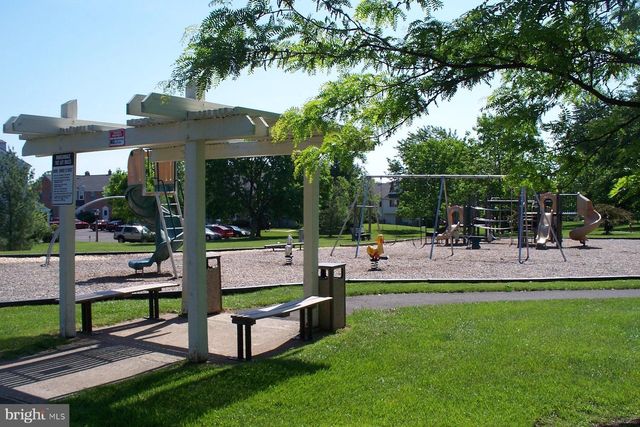 1820 PENNLAND CT, Lansdale, PA 19446