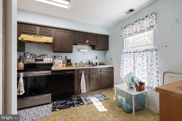 1820 PENNLAND CT, Lansdale, PA 19446