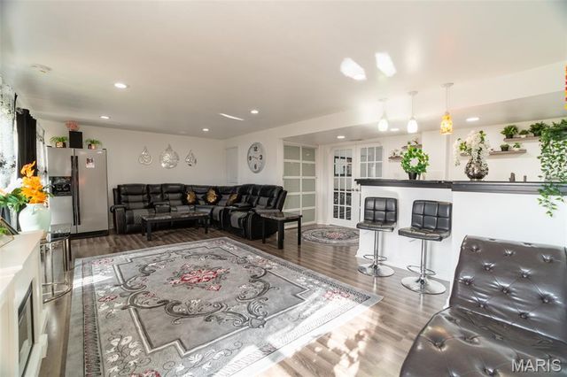 3558 Pearson Pointe Court, St Louis, MO 63129