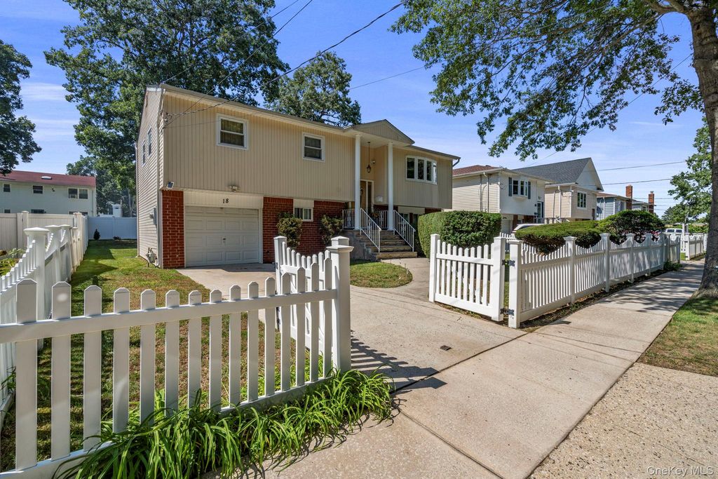18 Brooklyn Avenue, Roosevelt, NY 11575 — photo 2