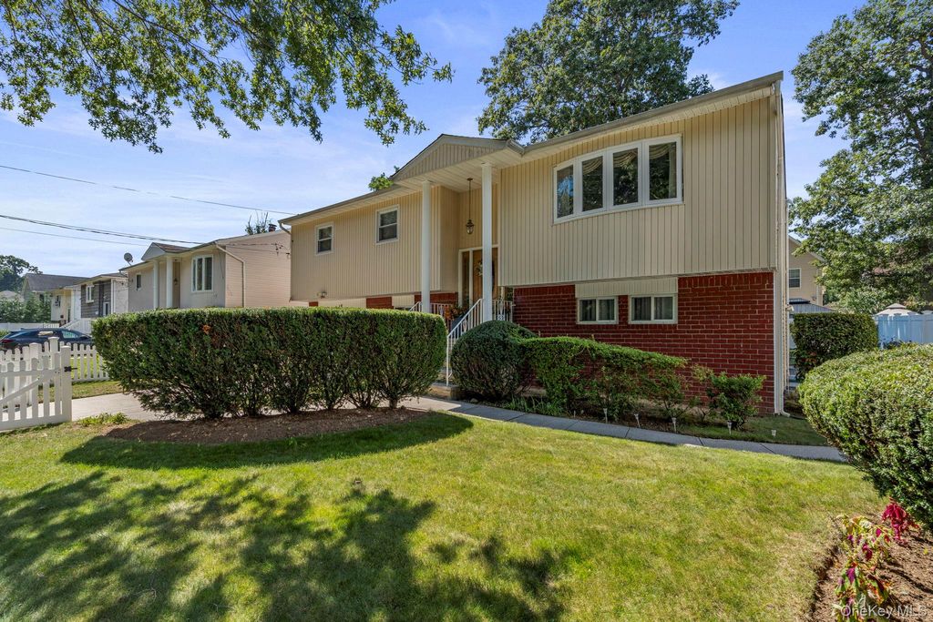 18 Brooklyn Avenue, Roosevelt, NY 11575 — photo 3